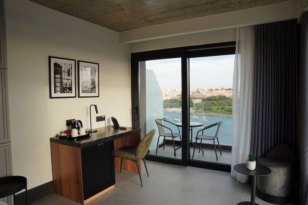 The Londoner Hotel Sliema 11/58