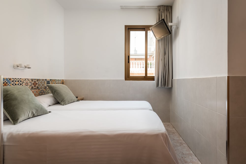 Hostal Baler 6/34
