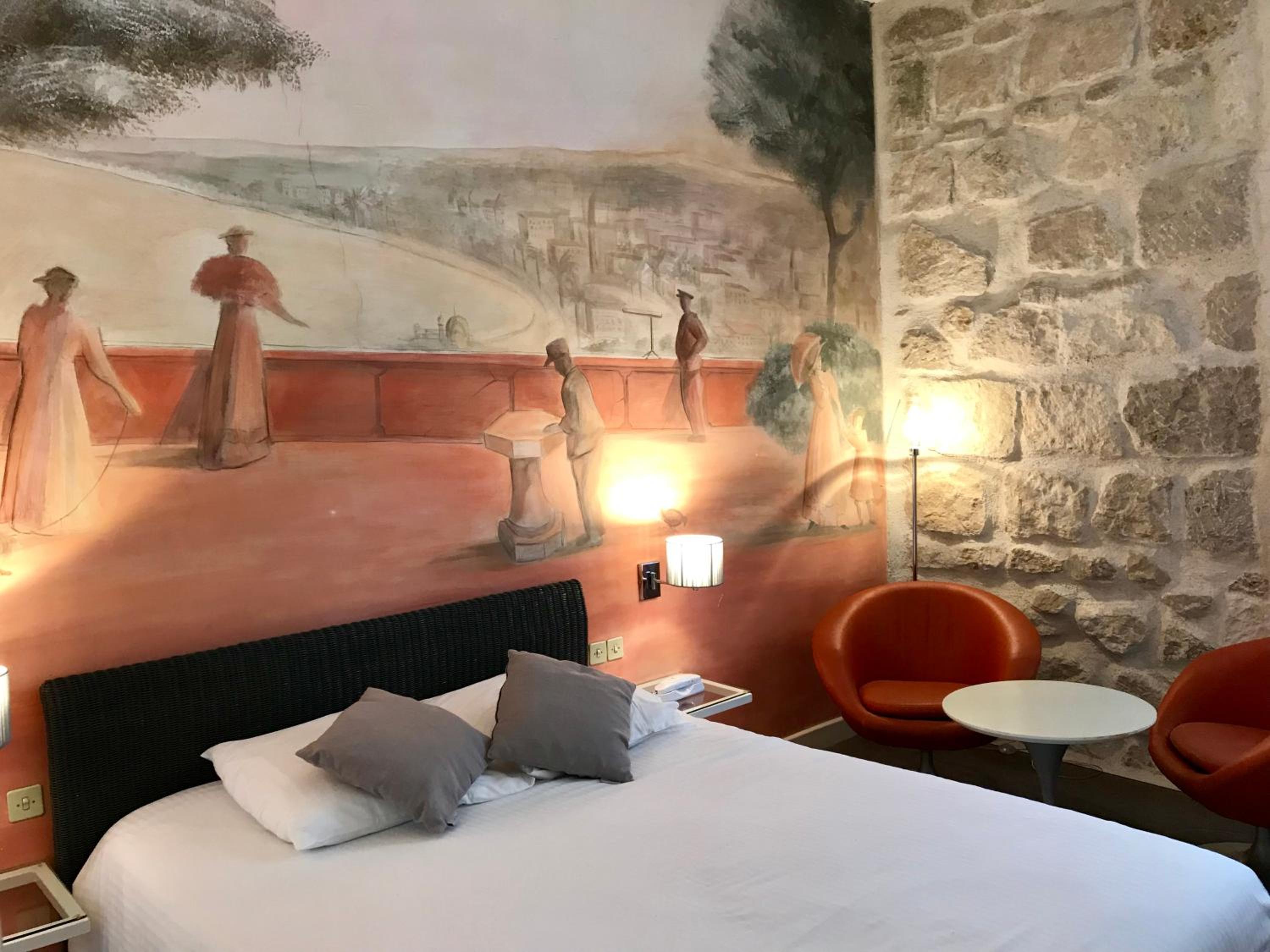 غرفة قياسية بسرير كينج، Hotel Windsor 9/10
