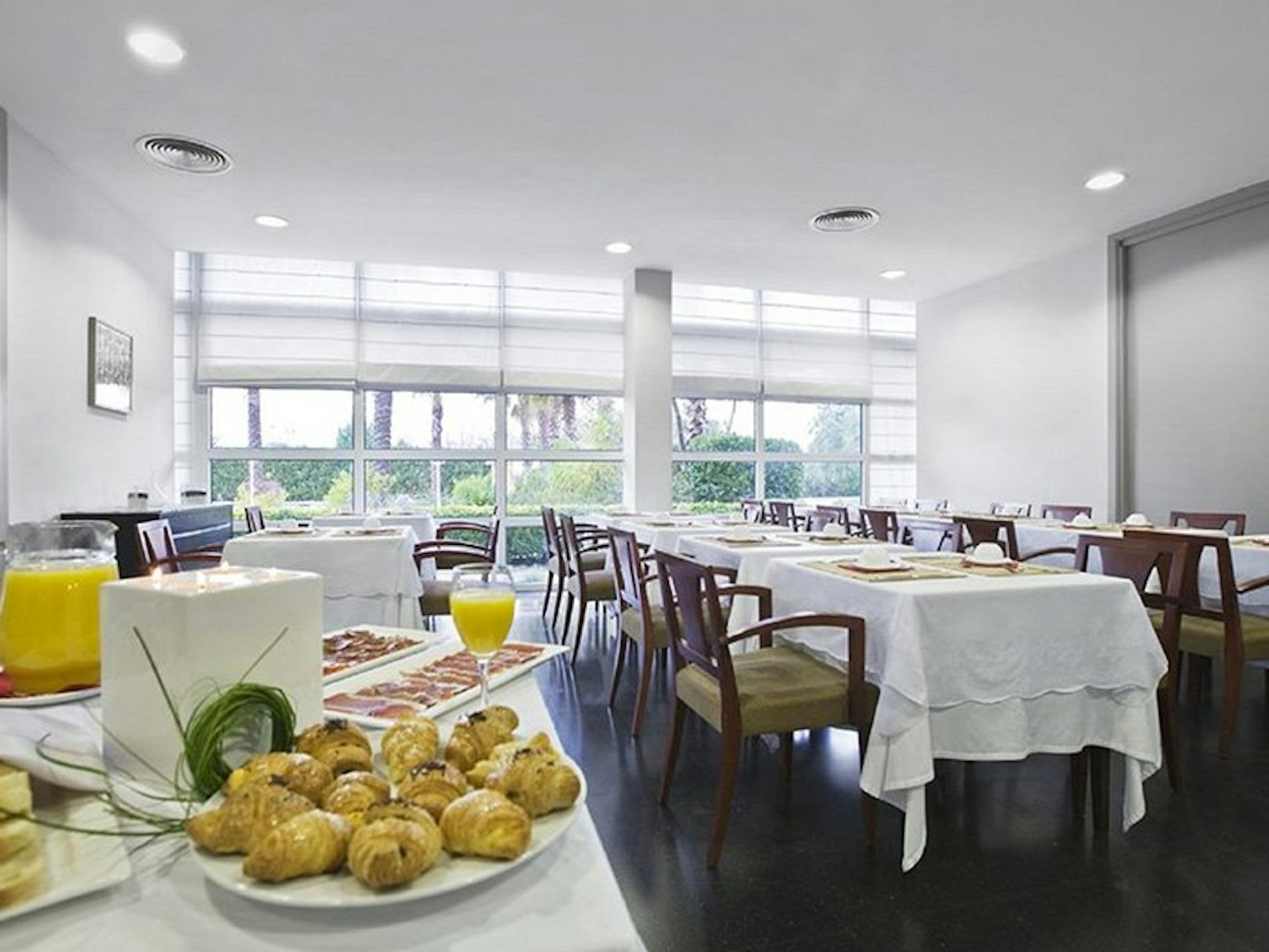 Air Penedes Hotel(Formerly Alfa Penedes) 20/28