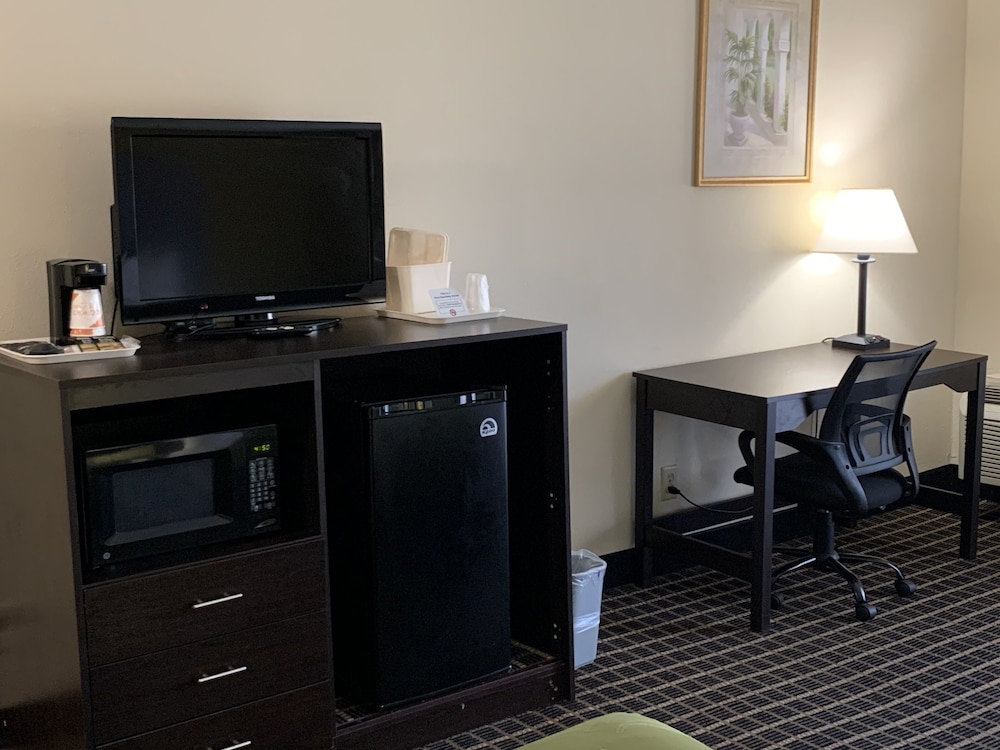 Quality Inn and Suites Pensacola Bayview 46/49