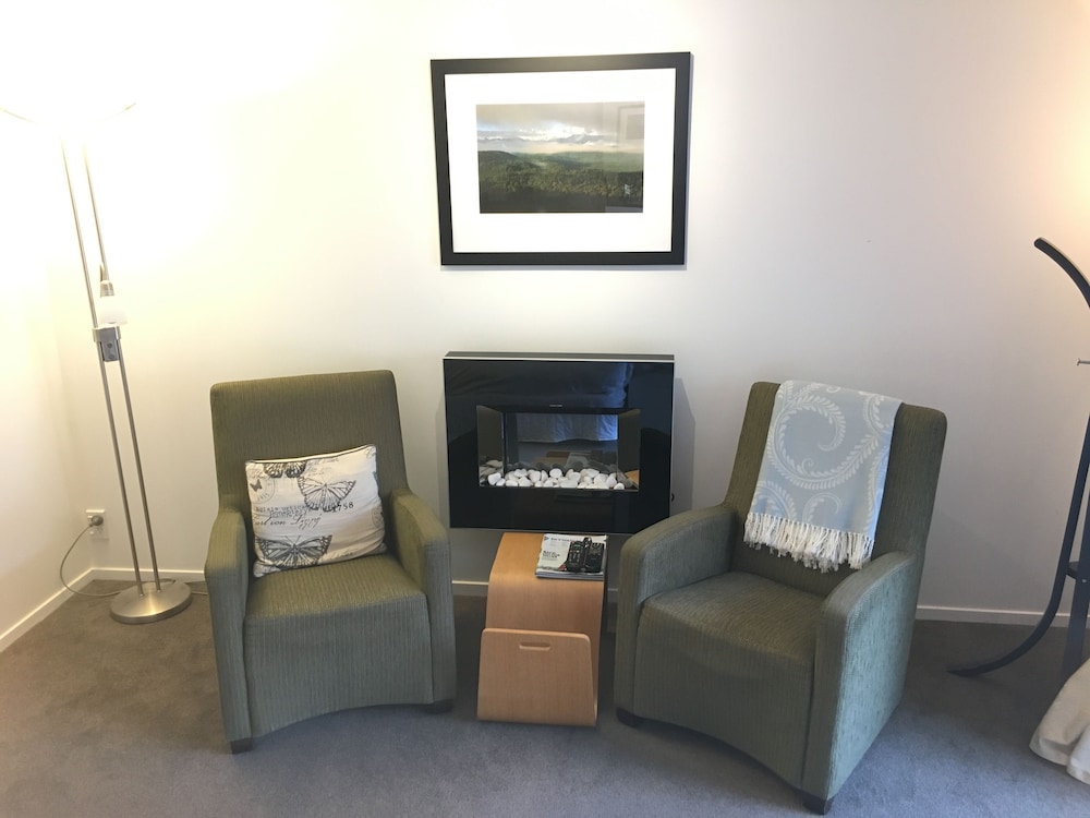 Franz Josef Oasis 22/54