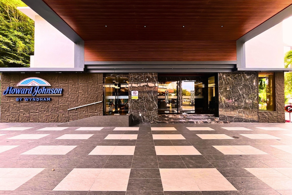 Howard Johnson by Wyndham Kota Kinabalu City Centre 67/72