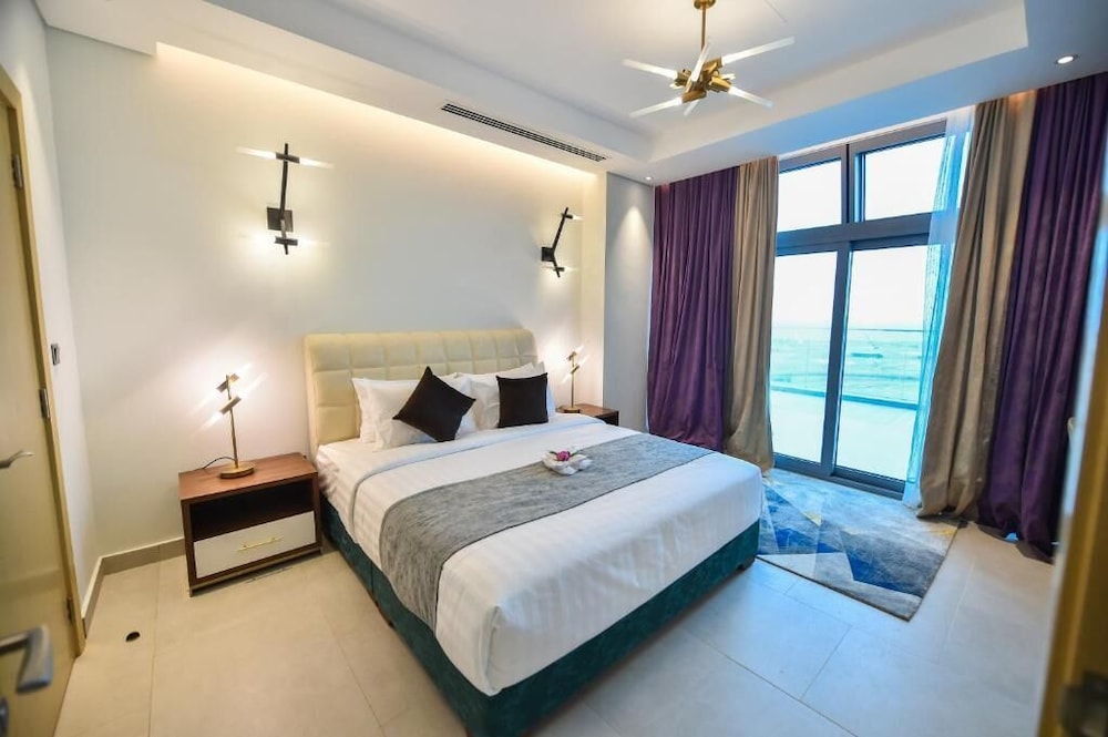 Waterfront Hotel Apartment 11/54