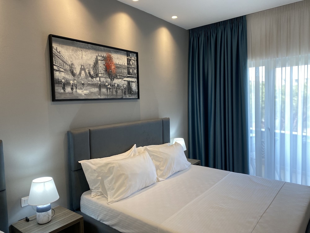 Atrium Deluxe Resort 40/62