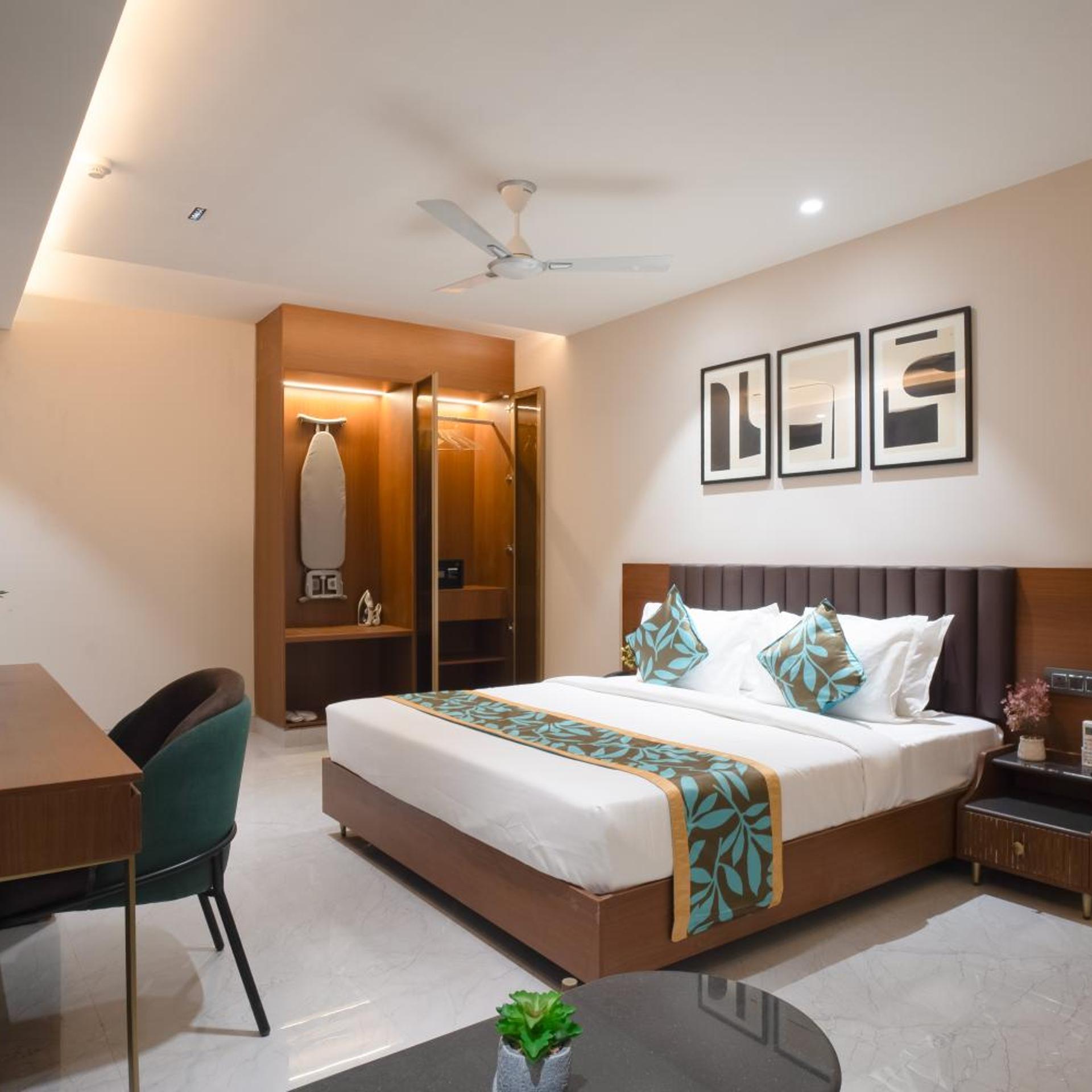 Saltstayz Premier Naraina Vihar 20/60