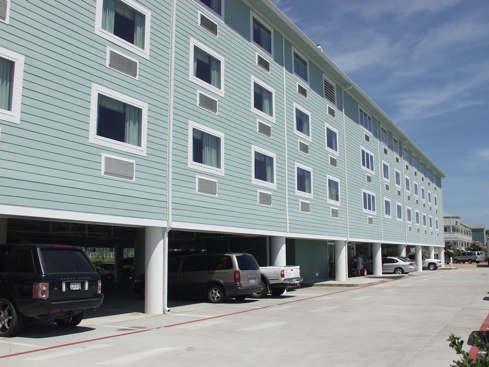 Inn at The Waterpark 58/64