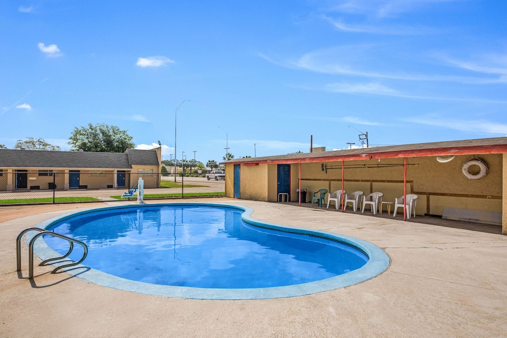 Americas Best Value Inn Giddings 3/37