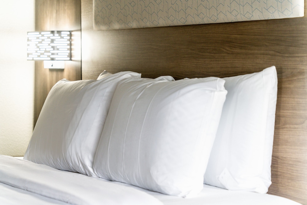 Holiday Inn Express Suites Phoenix Mesa West An Ihg Hotel 10/30