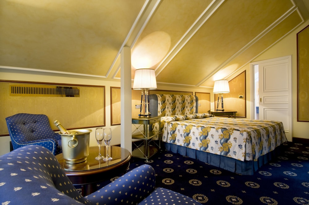 Grand Hotel Bristol 24/33