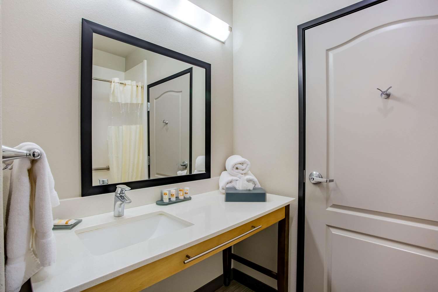 La Quinta Inn Suites By Wyndham Andrews 23/24