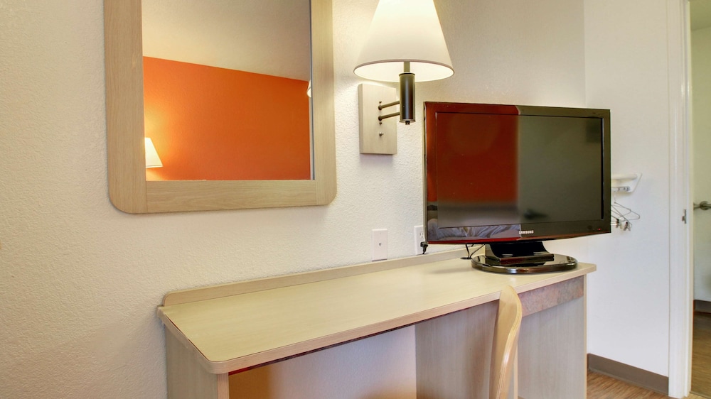 Motel6 Elizabethtown, KY 37/55