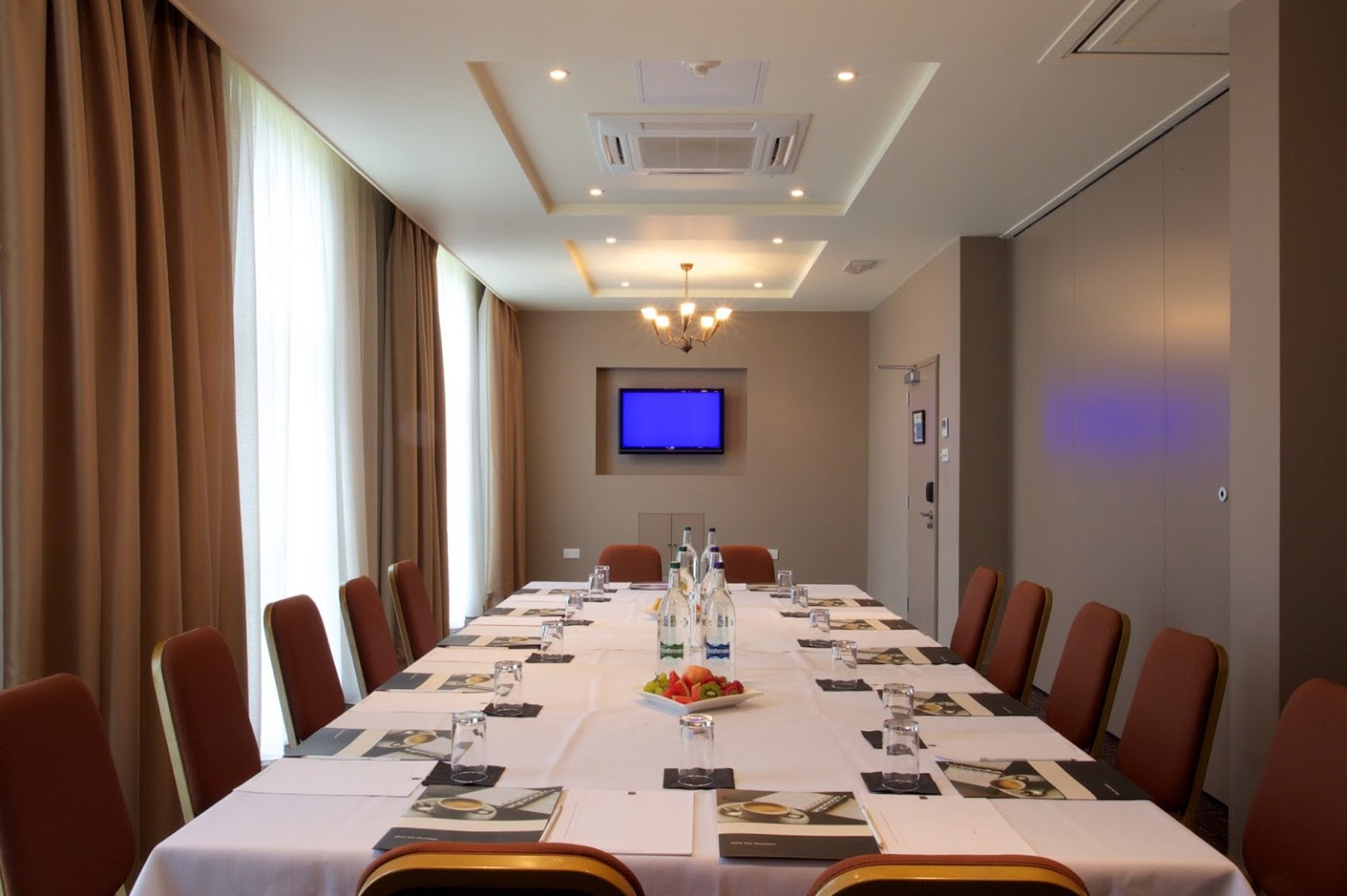 Humber Royal Hotel 11/23