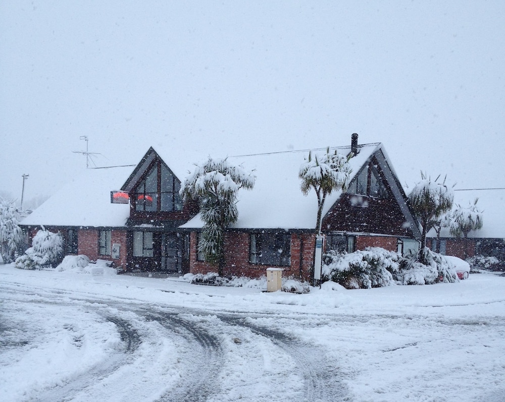 Snow Denn Lodge Hostel 4/48