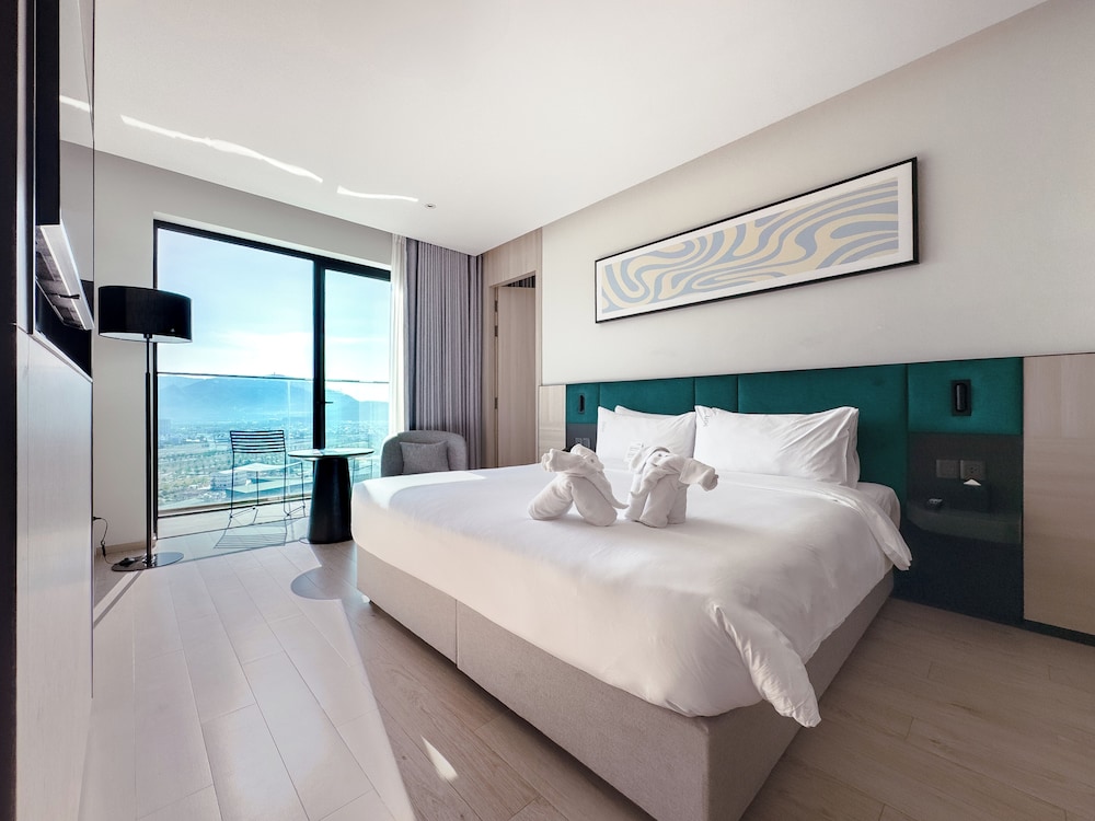 December Hotel 17/50