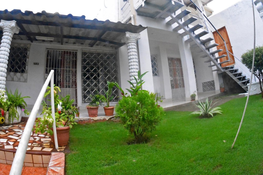Hostal Santa Martha 31/35