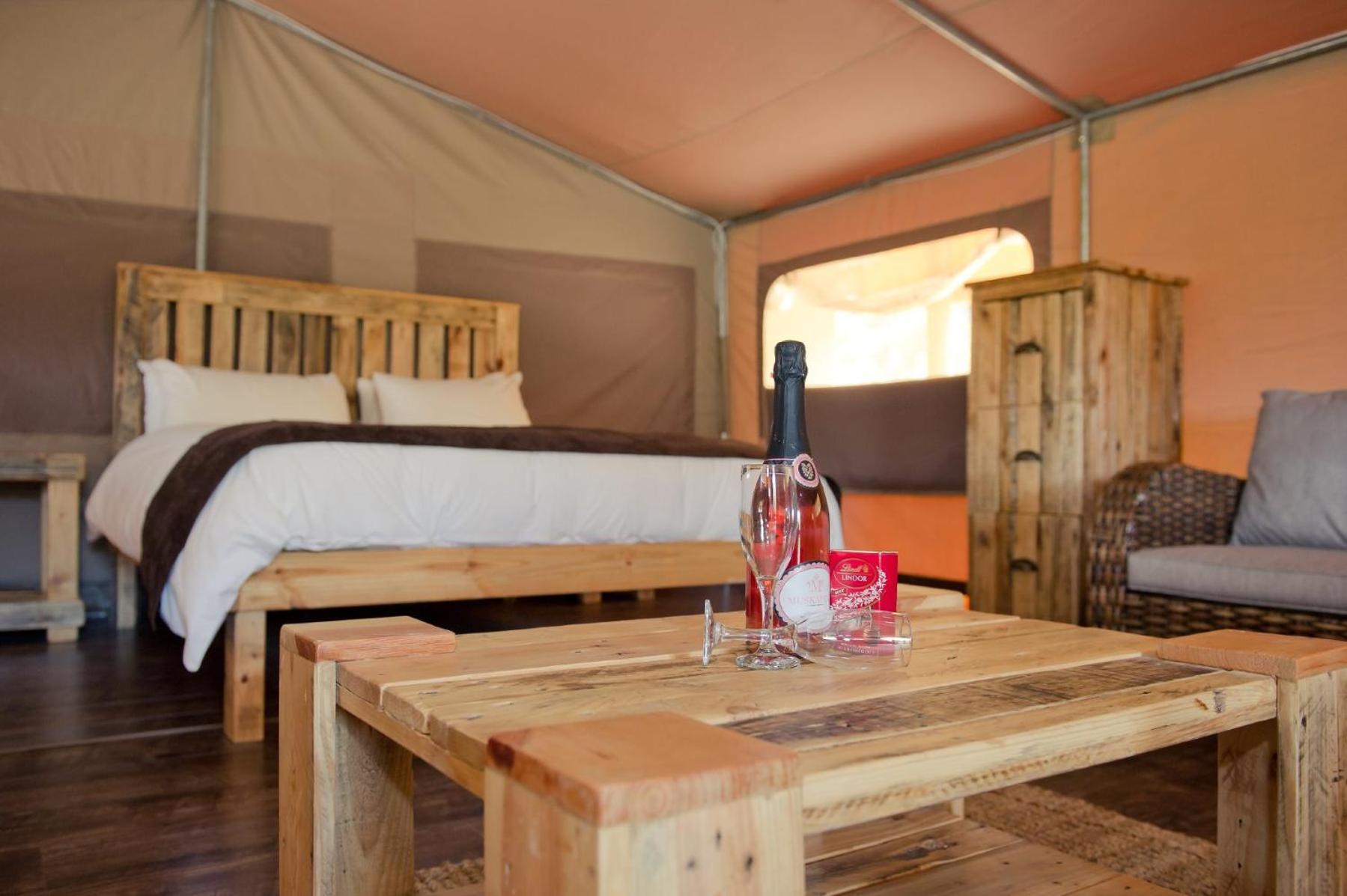 African Game Lodge 10/50