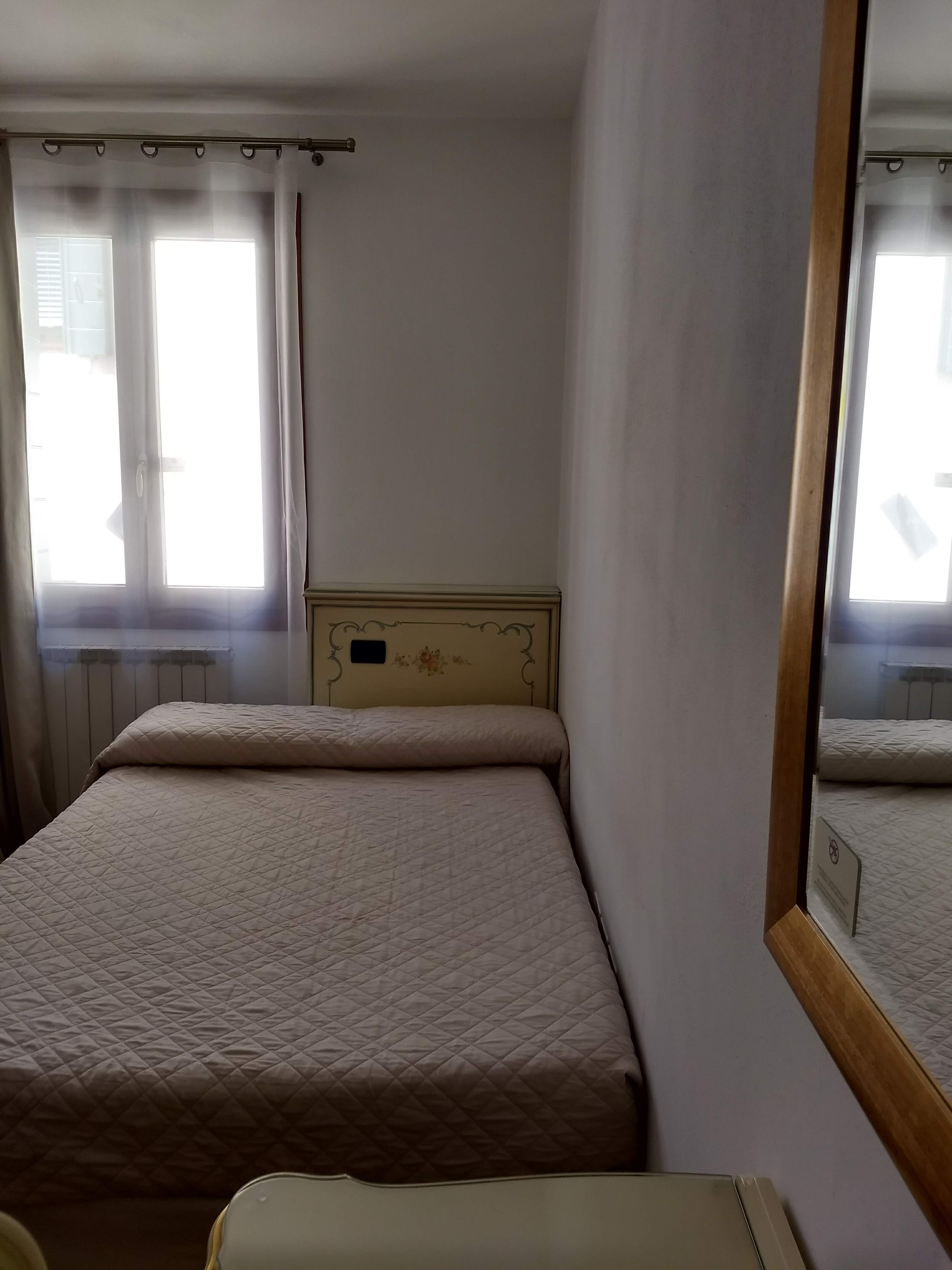 Room, Single