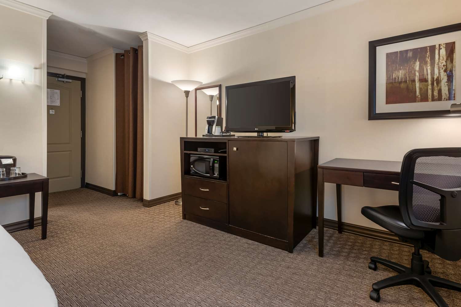 Best Western Plus Baker Street Inn 64/68