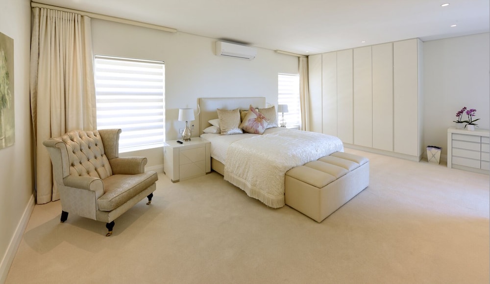 The Clarendon - Bantry Bay 9/50