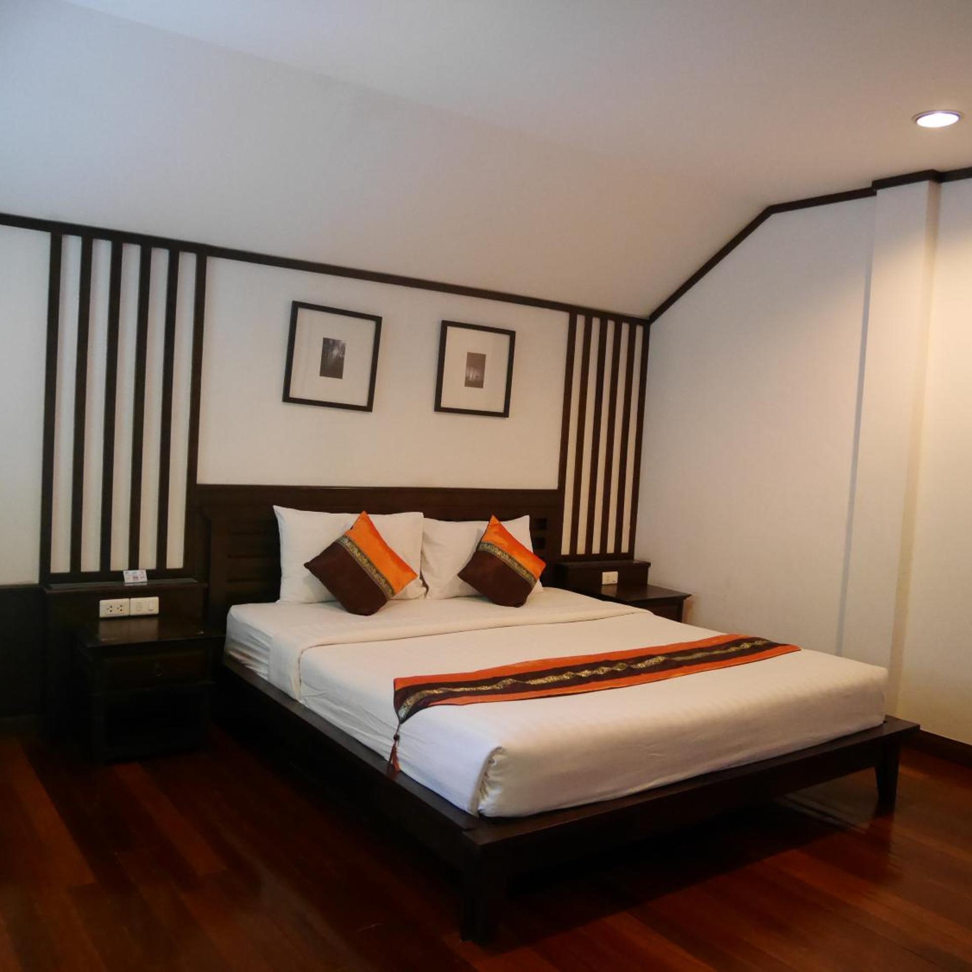 Deluxe, Double or Twin Bed