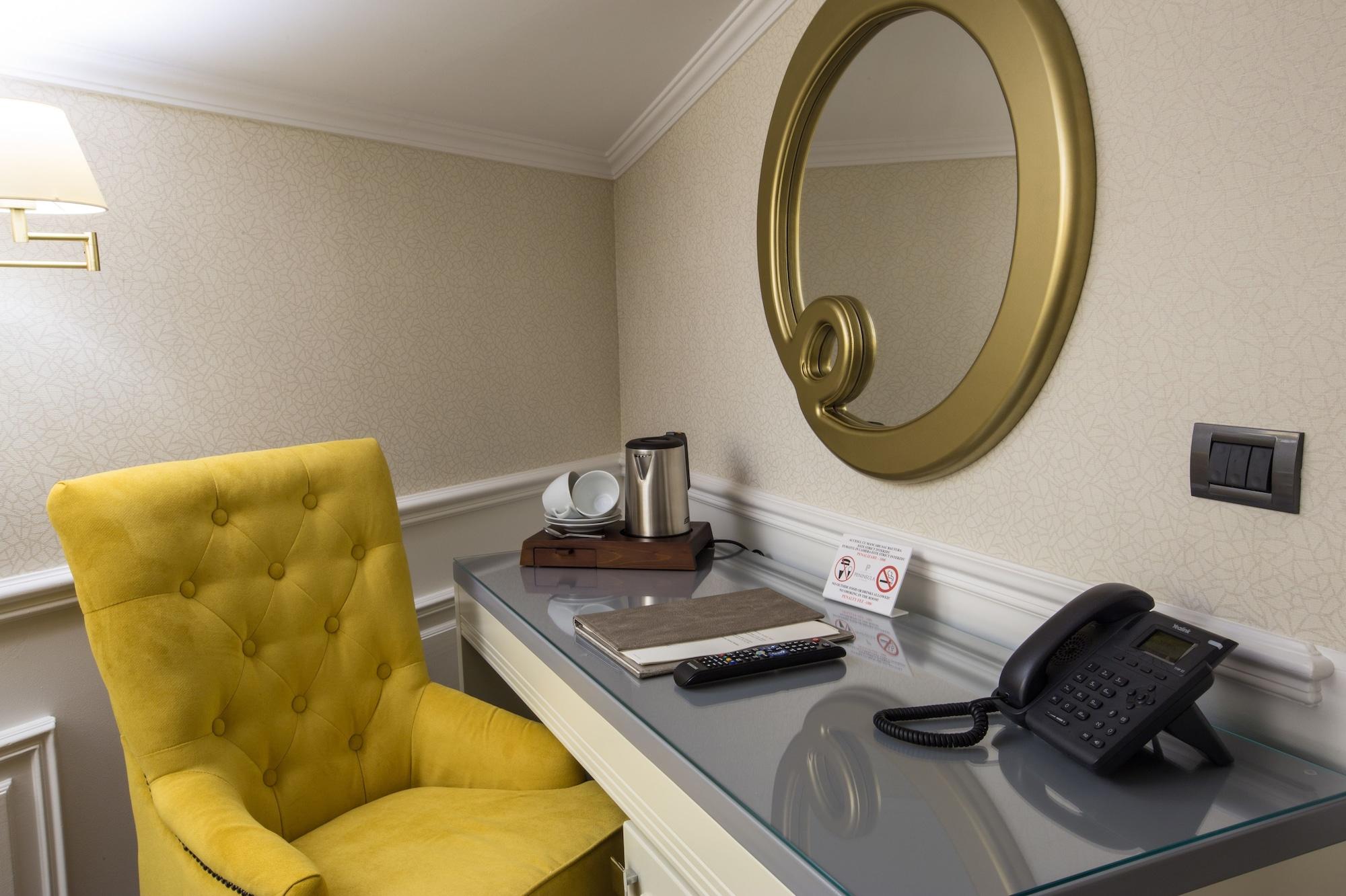 PENINSULA BOUTIQUE HOTEL 49/51