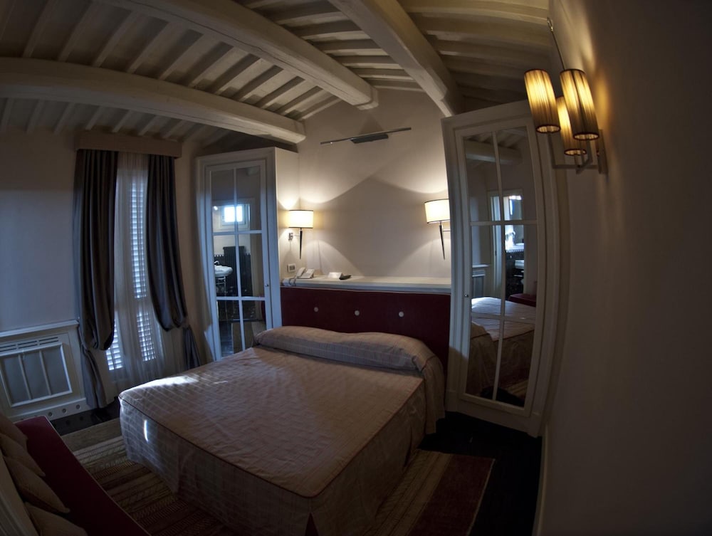 Hotel Patria Pistoia 30/50
