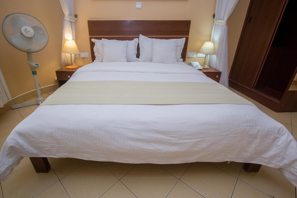 Capital Heights Hotel 14/65