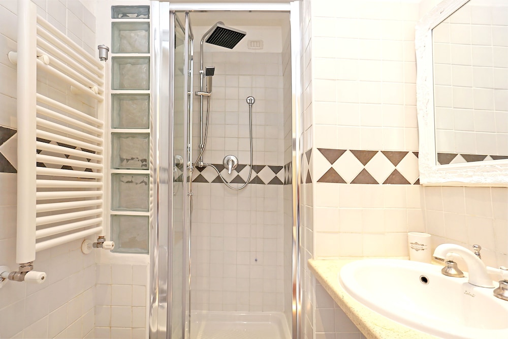 Liberty Rome Suites 44/68