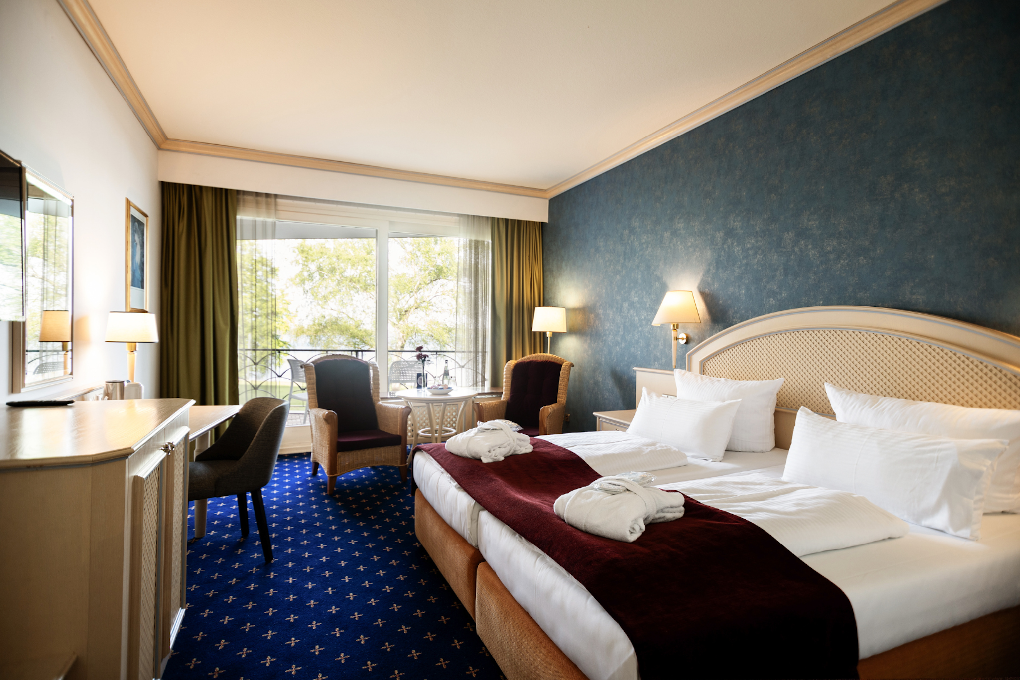 Loggia, Superior, Double Bed, Lake View