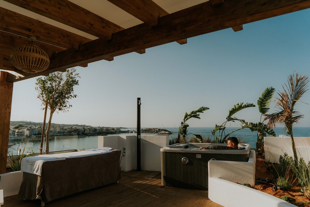 Kahlua Sea View Suites 60/67