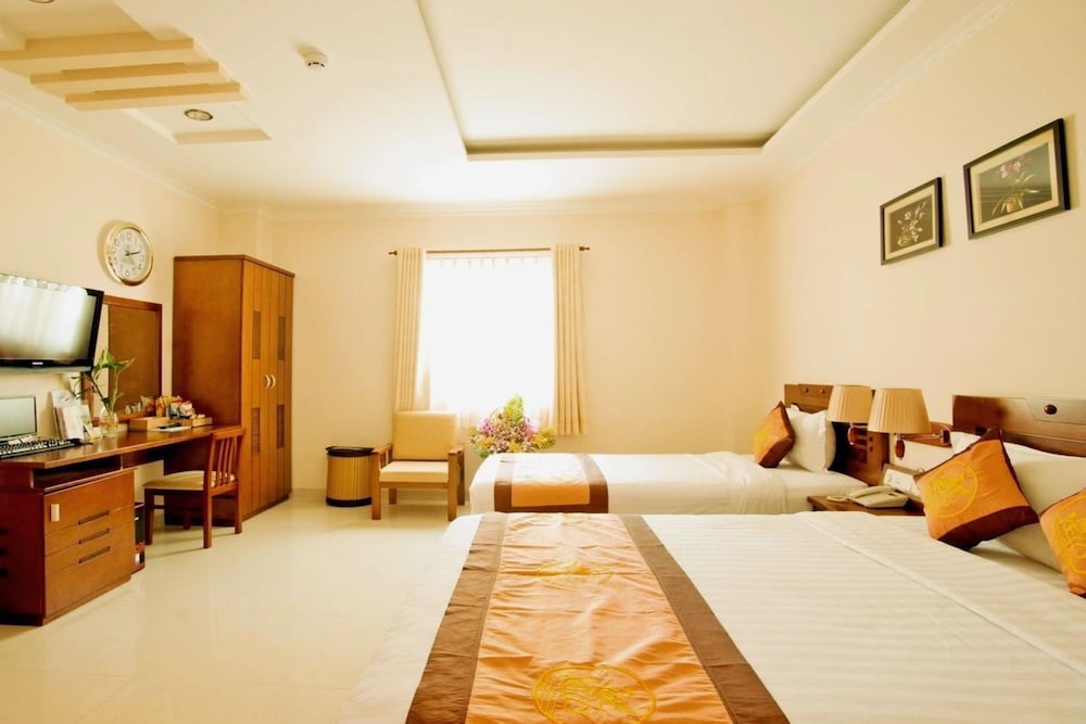 Adora Hotel 12/50