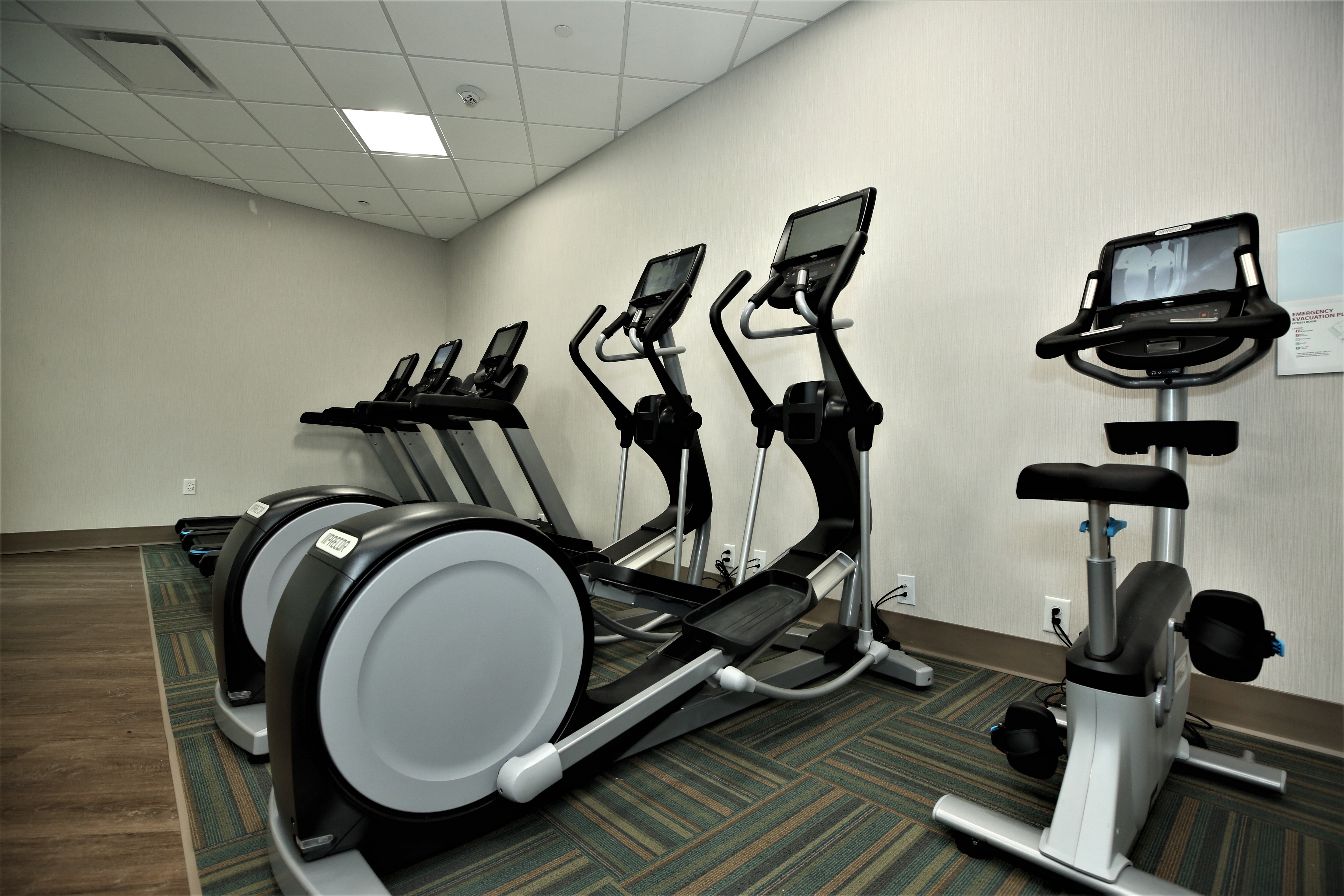 Holiday Inn Express & Suites Charlotte - South End 40/73