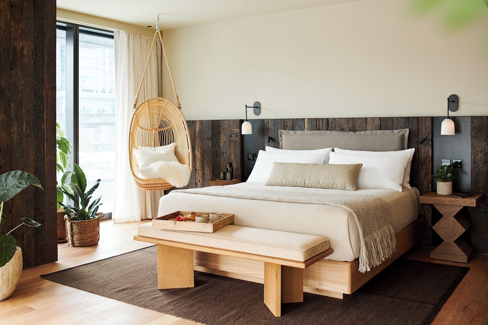Reserve, River, Suite, King Bed