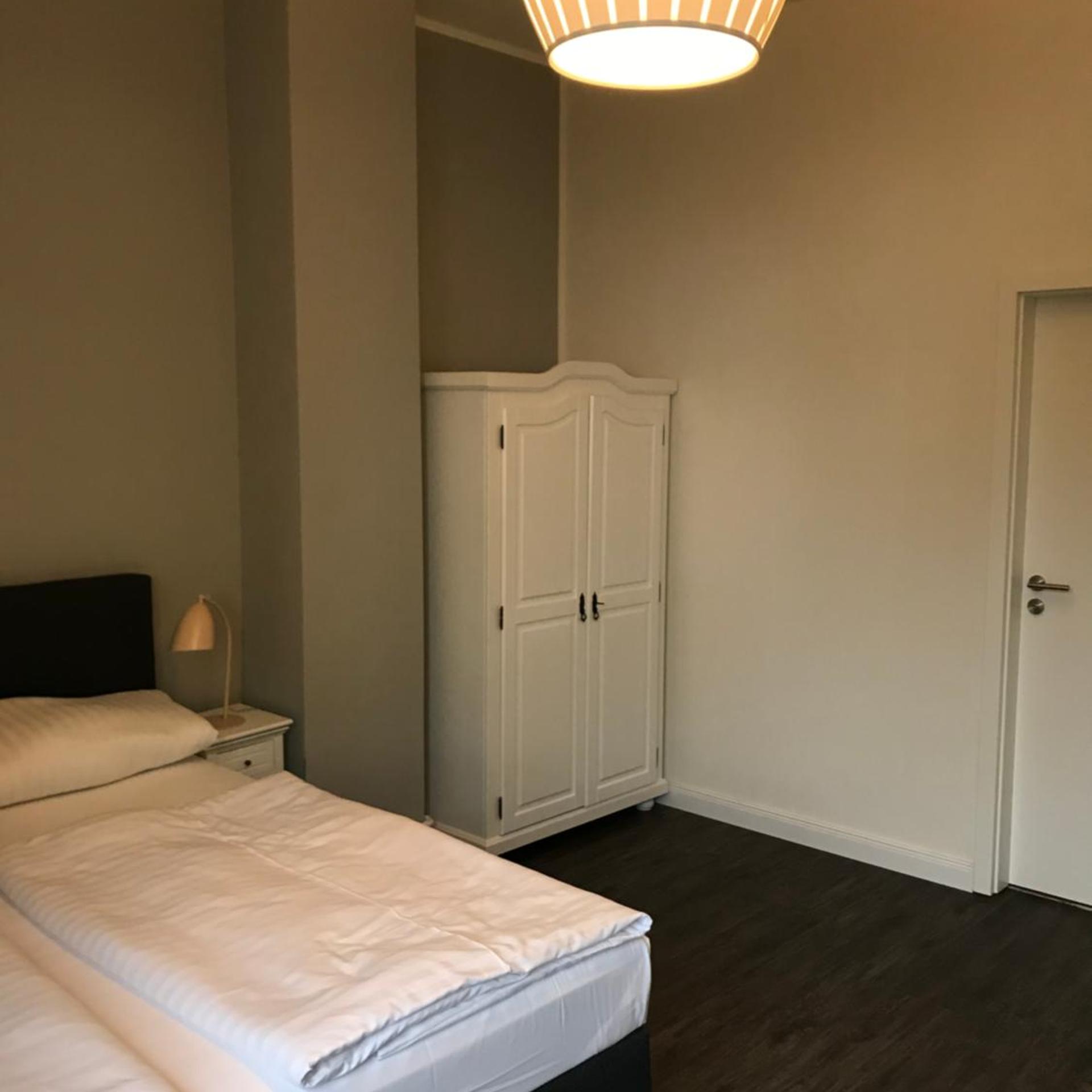Room, King Bed, Private Bathroom, Hotel Fame Am Hauptbahnhof 4/7