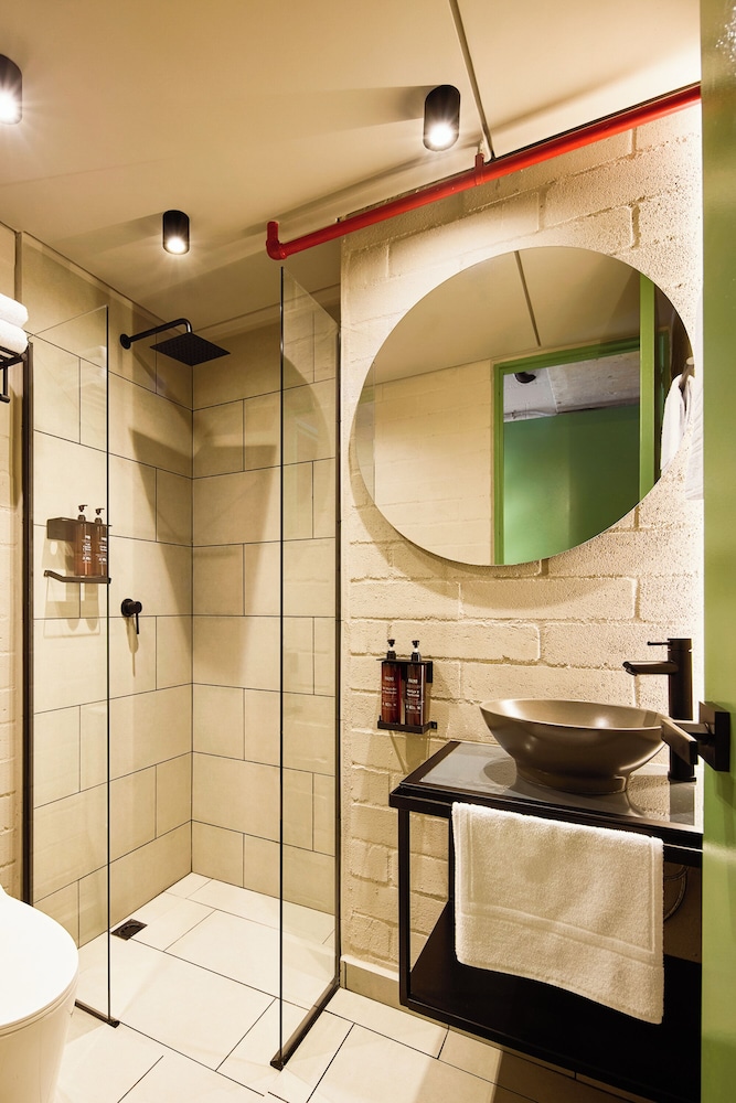 Urbit Social Lofts 2/35