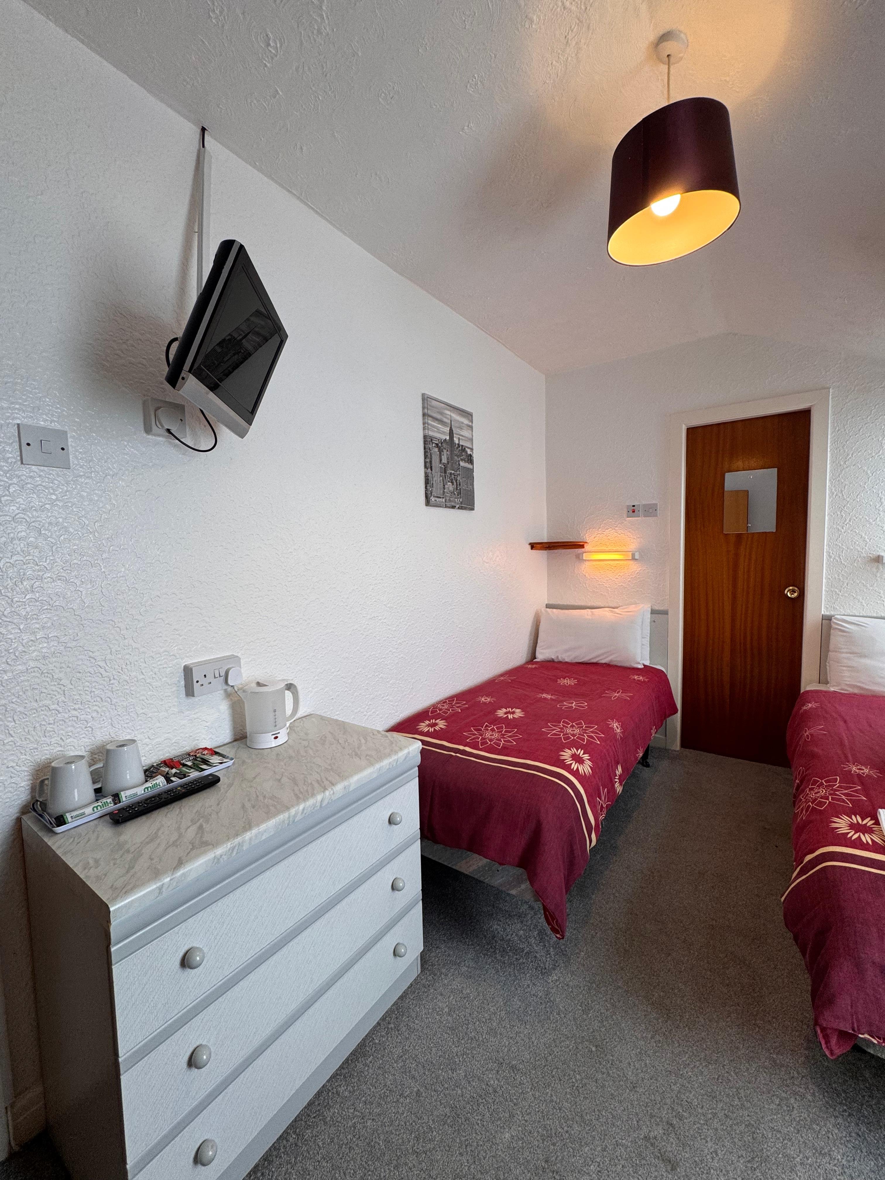 RideSide Hotel, next to Pleasure Beach Blackpool 36/65