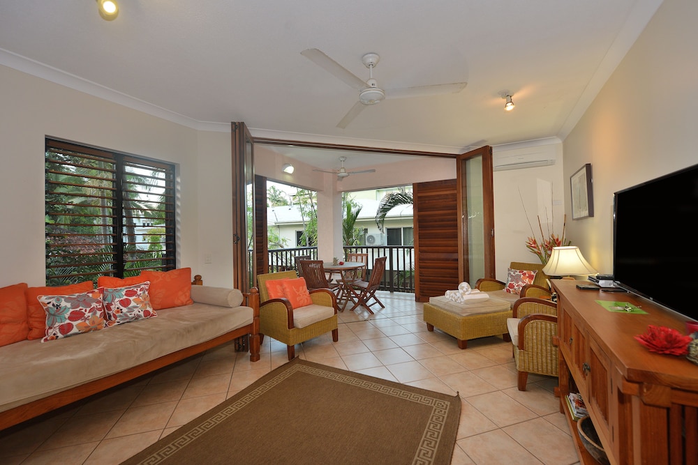 Seascape Holidays- Hibiscus Apartment 8/32