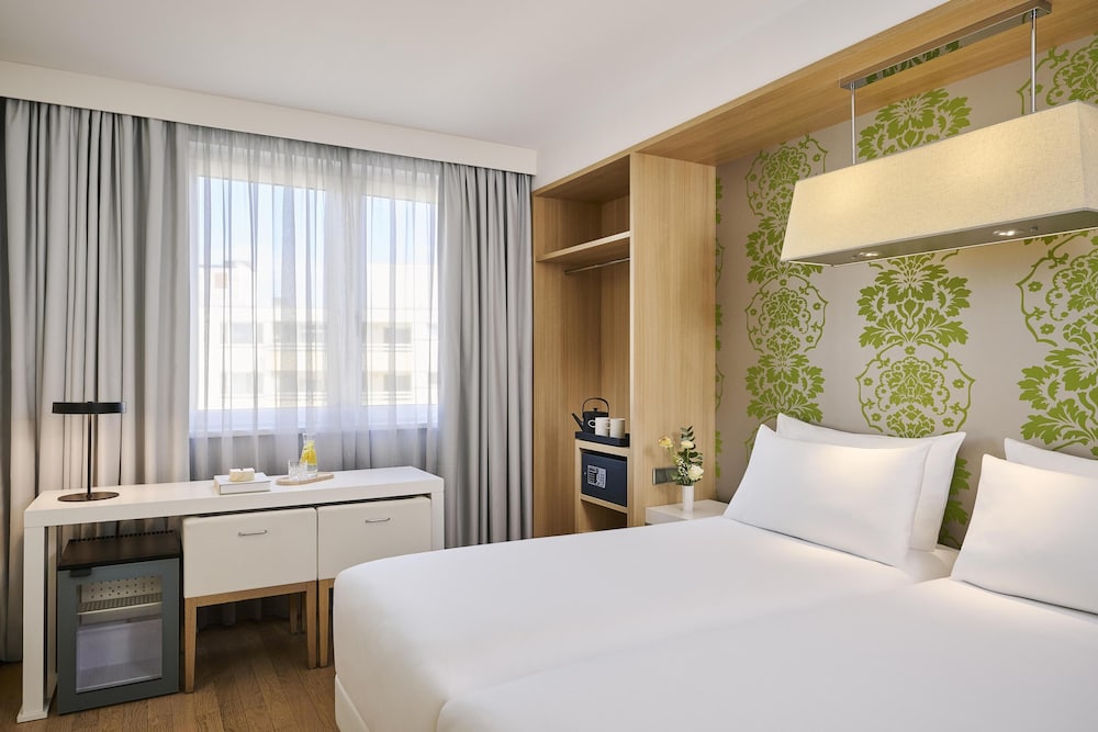 Courtyard, Superior, King Bed