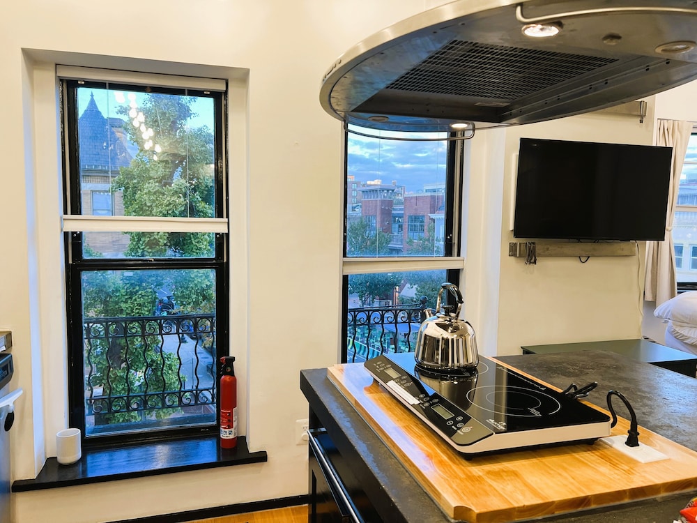 Highroad Hostel Dc 34/48