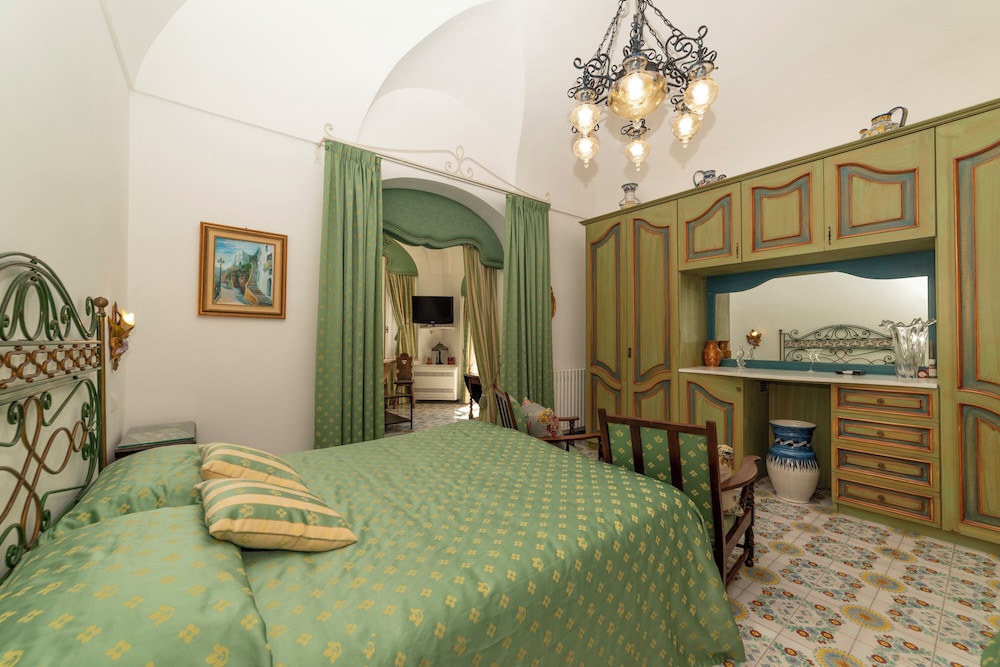 VERDE, SUITE