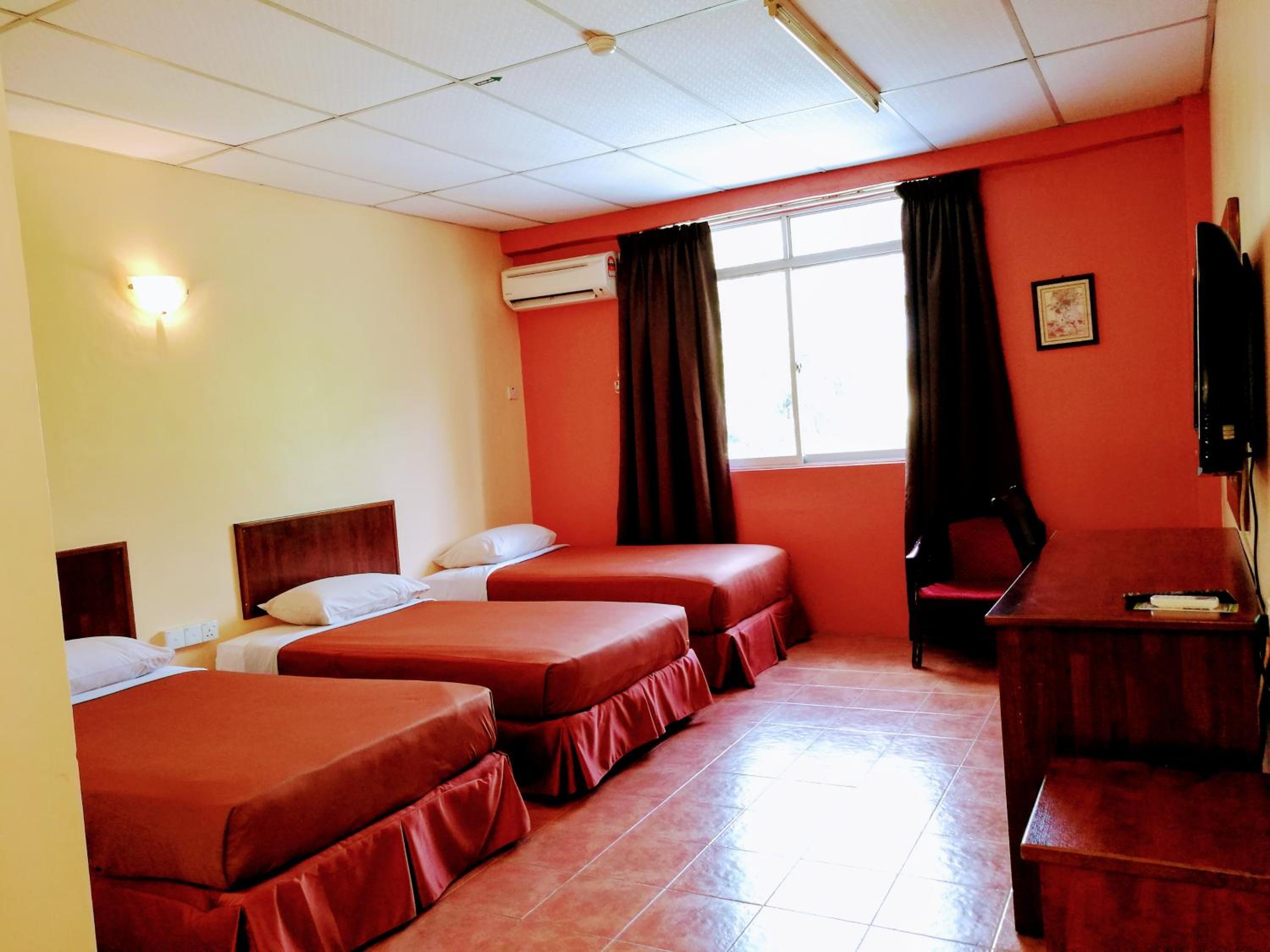 Deluxe, Triple, 3 Beds, Old Wing