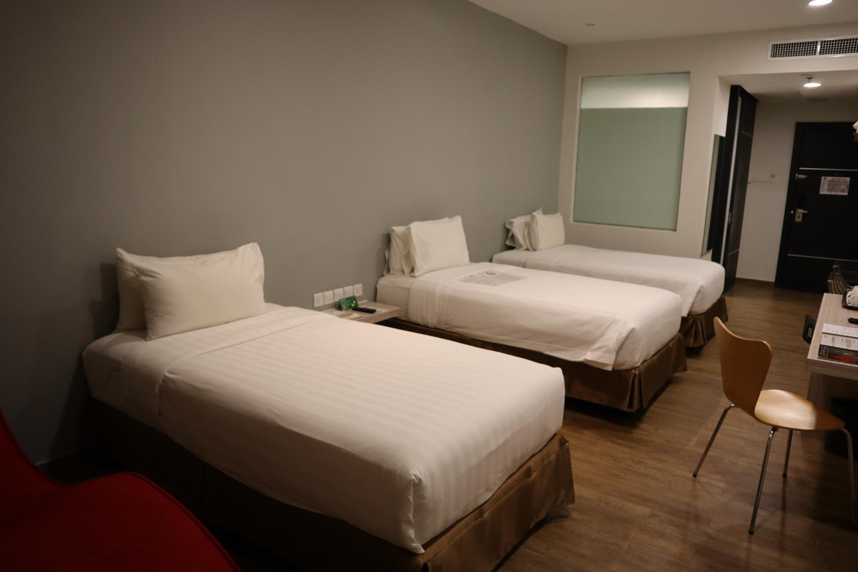 غرفة أساسية ثلاثية، The Klagan Hotel 2/10