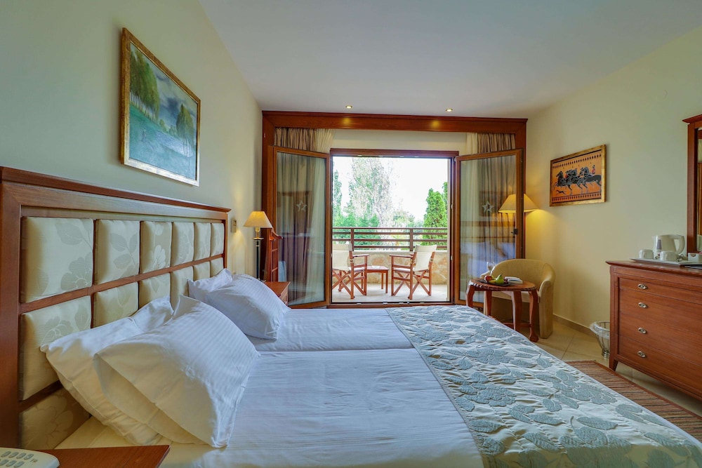 Junior Suite, Pool View