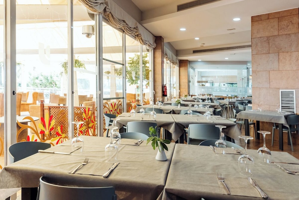 Senator Aguilas Hotel 38/49