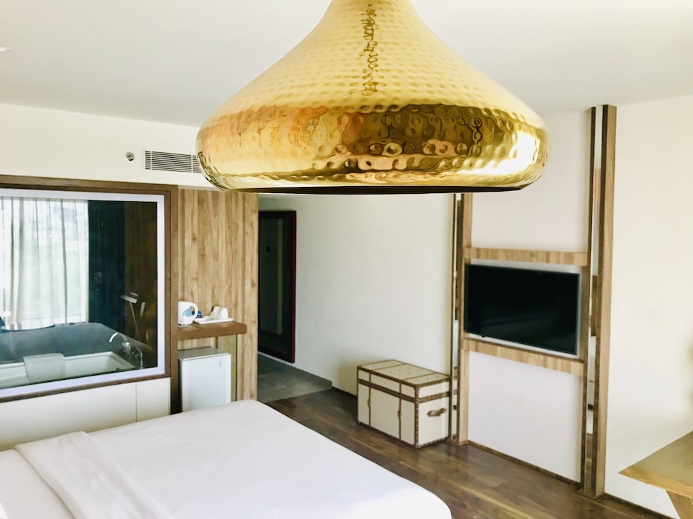 Welcomhotel by ITC Hotels, Ashram Road, Ahmedabad 10/71