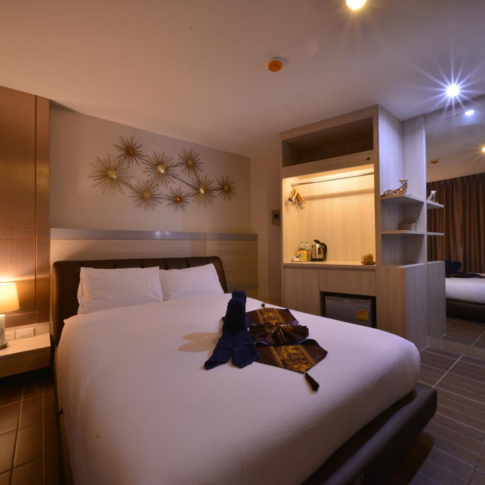 Deluxe, Queen Bed
