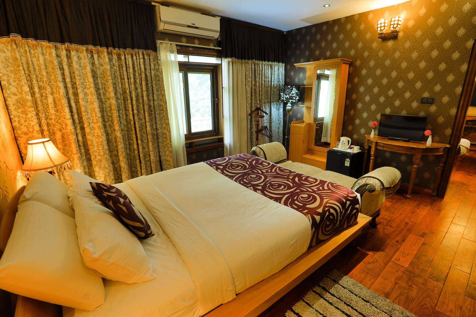Suite, Double Bed, Hot Tub