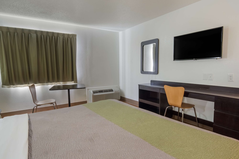 Motel6 Duncanville, TX - Dallas 17/46