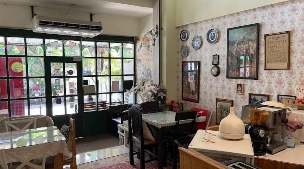 The London Tearoom 35/50